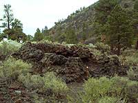 Miniatur-Vulkan entlang dem Lava Flow Trail